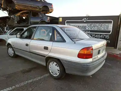 Vehículo de desguace opel                                               astra f sedán (t92)                                                                                                                                                                                                                                        1.6 si (f19. m19)                                                                                                                                                                                                                                          del año 1993 con motor c 16 se