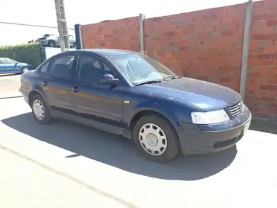 Veicolo di demolizione VOLKSWAGEN                                         PASSAT B5 (3B2)                                                                                                                                                                                                                                            1.9 TDI                                                                                                                                                                                                                                                    dell'anno 1999 alimentato AJM