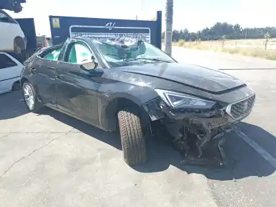 Veículo de Sucata SEAT LEON SPORTSTOURER (KL8) 1.5 TSI do ano 2021 alimentado DPB