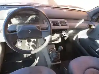 Утилизация автомобиля renault clio i (b/c57_, 5/357_) 1.2 (b/c/s57a, b/c57s, 5/357f, 5/357j, 5/357l, 5/357r) года 1994 питание e7f 700,e7f 708,e7f 750