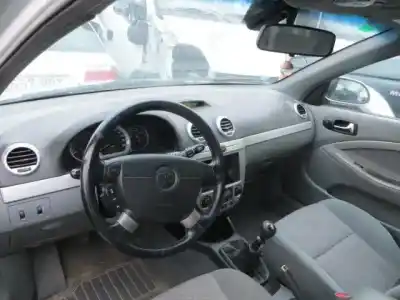 Veículo de Sucata daewoo lacetti fastback (klan) 1.6 do ano 2004 alimentado f16d3