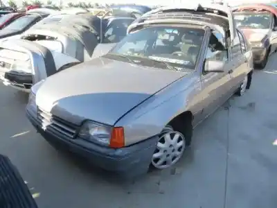 Veículo de Sucata OPEL KADETT 1.8 G do ano 1990 alimentado G-18SE