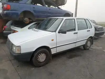 Véhicule à la ferraille fiat uno (146_) 45 i.e. 1.0 (146e, 146a) de l'année 1988 alimenté 156 a2.000,156 a2.246