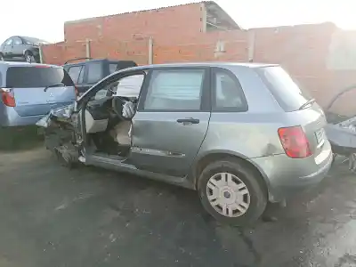 Veículo de Sucata fiat stilo (192_) 1.6 16v (192_xb1a) do ano 2004 alimentado 182 b6.000