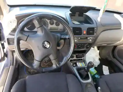 Veículo de Sucata nissan almera ii hatchback (n16) 2.2 di do ano 2002 alimentado yd22ddt