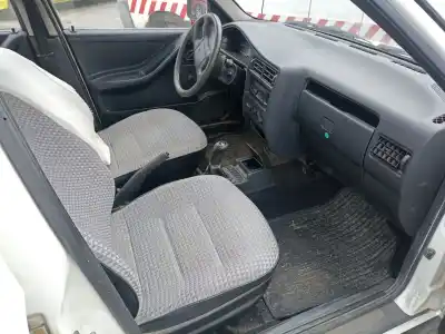 Veículo de Sucata seat                                               toledo i (1l2)                                                                                                                                                                                                                                             1.6 i                                                                                                                                                                                                                                                      do ano 1992 alimentado abn,ez