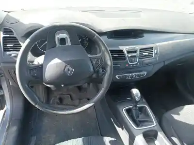 Veículo de Sucata renault laguna iii (bt0/1) 2.0 dci (bt01, bt08, bt09, bt0e, bt0k, bt12, bt1c, bt1d,... do ano 2008 alimentado m9r 742,m9r 744,m9r 746,m9r 748,m9r 754,m9r 802,m9