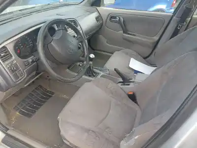 Sloopvoertuig nissan primera hatchback (p11) 2.0 td van het jaar 2000 aangedreven cd20t