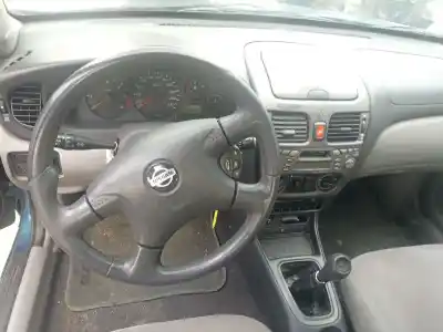 Veículo de Sucata nissan almera ii hatchback (n16) 2.2 di do ano 2000 alimentado yd22ddt