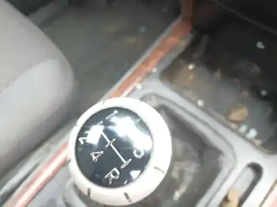 Veículo de Sucata kia sorento i (jc) 2.5 crdi do ano 2003 alimentado d4cb