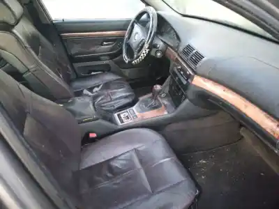 Scrapping Vehicle bmw 5 (e39) 528 i of the year 1999 powered m52 b28 (286s1),m52 b28 (286s2)