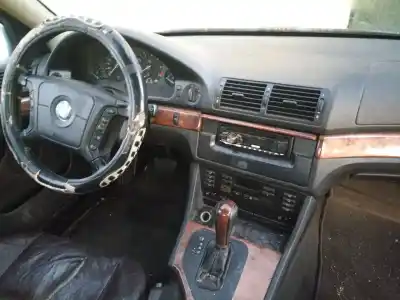 Scrapping Vehicle bmw 5 (e39) 528 i of the year 1999 powered m52 b28 (286s1),m52 b28 (286s2)