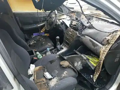 Veículo de Sucata toyota corolla (_e12_) 2.0 d-4d (cde120r_, cde120l_) do ano 2006 alimentado 1cd-ftv