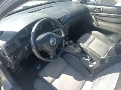 Veículo de Sucata volkswagen passat b5.5 (3b3) 1.9 tdi do ano 2002 alimentado avf,awx