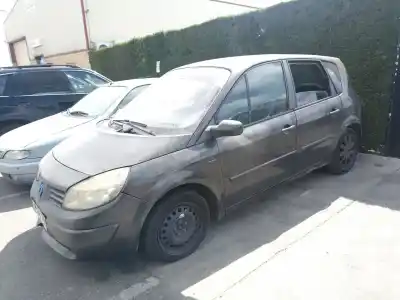 Scrapping Vehicle renault scénic ii (jm0/1_) 2.0 dci (jm1k) of the year 2006 powered m9r 700,m9r 721,m9r 722