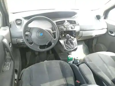 Scrapping Vehicle renault scénic ii (jm0/1_) 2.0 dci (jm1k) of the year 2006 powered m9r 700,m9r 721,m9r 722