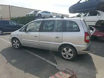 Veículo de Sucata opel zafira a monospace do ano 2004 alimentado d-y22dtr