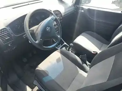 Veículo de Sucata opel zafira a monospace do ano 2004 alimentado d-y22dtr