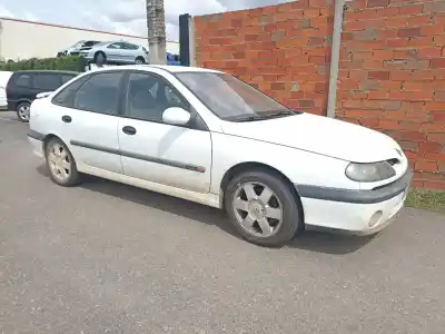 Verschrottungsfahrzeug RENAULT LAGUNA I (B56_, 556_)  des Jahres 2000 angetrieben G/K4M F7
