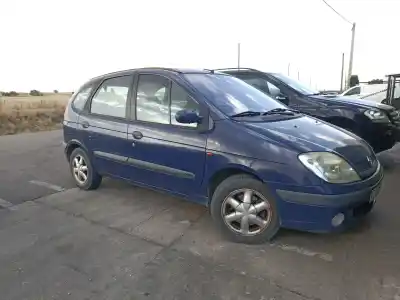 Verschrottungsfahrzeug RENAULT SCÉNIC I MONOSPACE (JA0/1_, FA0_)  des Jahres 2000 angetrieben K4J 714,K4J 750