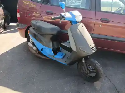 Vehicul casat VESPA 50  al anului 2002 alimentat 