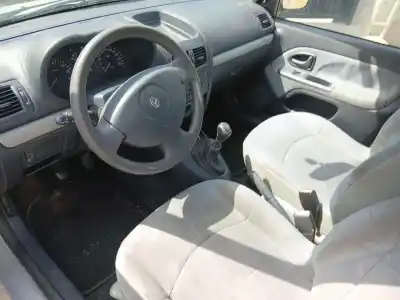 Sloopvoertuig RENAULT CLIO II (BB_, CB_)  van het jaar 2003 aangedreven K9K 700,K9K 704