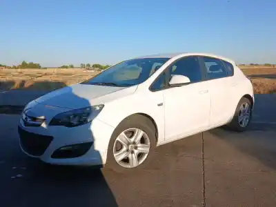 Sloopvoertuig OPEL ASTRA J (P10)  van het jaar 2015 aangedreven B 16 DTL