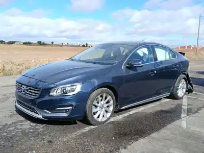 Veicolo di demolizione VOLVO S60 II (134)  dell'anno 2014 alimentato D 4204 T5