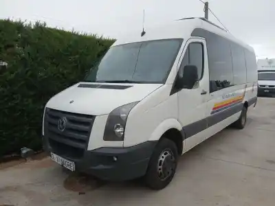 Veicolo di demolizione VOLKSWAGEN CRAFTER 30-35 AUTOBÚS (2E_)  dell'anno 2010 alimentato BJL,CECA
