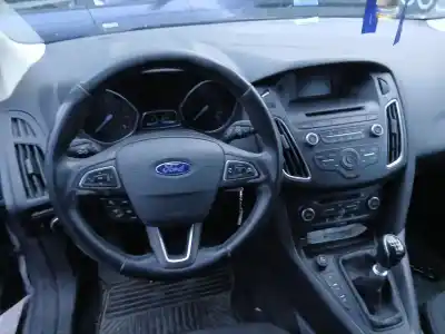 Veículo de Sucata ford focus iii 1.0 ecoboost do ano 2015 alimentado m1da,m1dc,m1dd