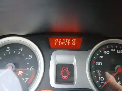 Veicolo di demolizione renault clio iii (br0/1, cr0/1) 1.2 16v (br02, br0j, br11, cr02, cr0j, cr11) dell'anno 2006 alimentato d4f 706,d4f 740,d4f 764