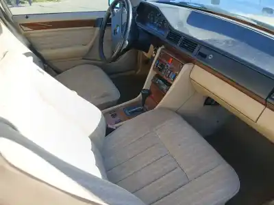 Veículo de Sucata mercedes-benz 124 sedán (w124) 300 d (124.130) do ano 1998 alimentado om 603.912