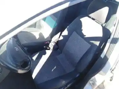 Veículo de Sucata opel zafira a 2.0 dti do ano 2005 alimentado y20dth