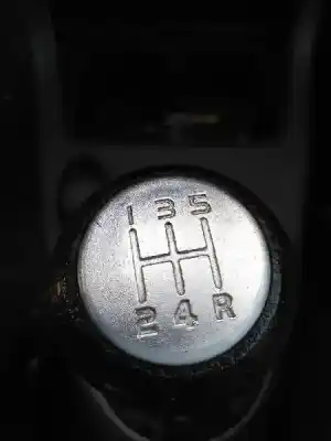 Veículo de Sucata suzuki swift iii (mz, ez) 1.3 (rs 413) do ano 2009 alimentado m13a