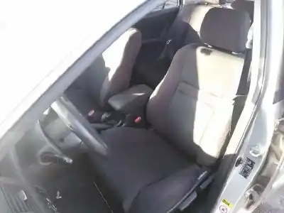 Veicolo di demolizione toyota corolla (_e12_) 1.4 d (nde120_) dell'anno 2005 alimentato 1ndtv