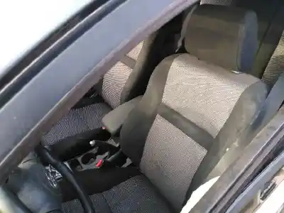 Veículo de Sucata toyota corolla (_e12_) 1.4 d (nde120_) do ano 2006 alimentado 1ndtv