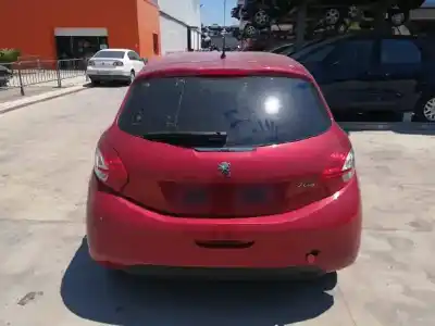 Veículo de Sucata peugeot 208 i (ca_, cc_) 1.2 vti 82 do ano 2014 alimentado hm01