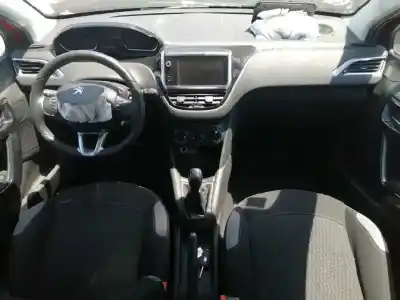 Veículo de Sucata peugeot 208 i (ca_, cc_) 1.2 vti 82 do ano 2014 alimentado hm01