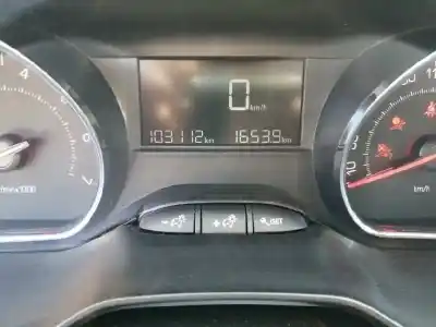 Veículo de Sucata peugeot 208 i (ca_, cc_) 1.2 vti 82 do ano 2014 alimentado hm01