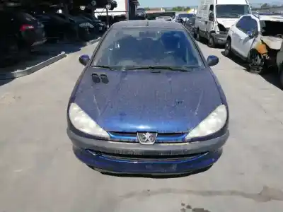 Veículo de Sucata peugeot 206 berlina 1.4 do ano 2003 alimentado kfw