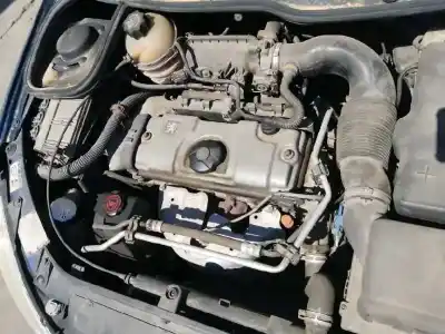 Veículo de Sucata peugeot 206 berlina 1.4 do ano 2003 alimentado kfw