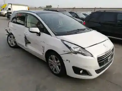 Veículo de Sucata PEUGEOT 5008 1.6 HDi FAP do ano 2014 alimentado 9H05