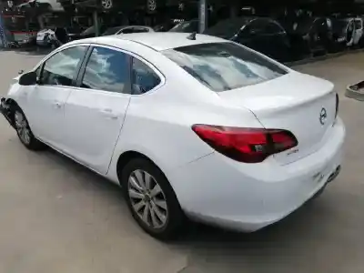 Veículo de Sucata opel astra j (p10) 1.6 cdti (68) do ano 2015 alimentado b16dth