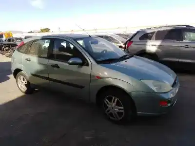 Veículo de Sucata FORD FOCUS BERLINA (CAK) 1.6 16V CAT do ano 2001 alimentado FYDA