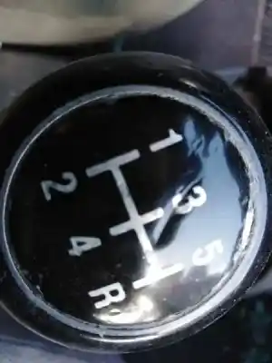 Véhicule à la ferraille ford focus berlina (cak) 1.6 16v cat de l'année 2001 alimenté fyda