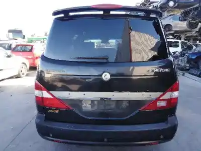 Veículo de Sucata ssangyong rodius 2.7 turbodiesel cat do ano 2005 alimentado d27dt