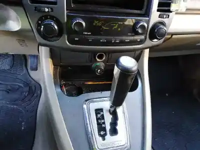 Veículo de Sucata ssangyong rodius 2.7 turbodiesel cat do ano 2005 alimentado d27dt