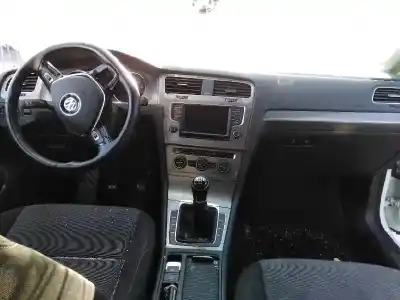 Veículo de Sucata volkswagen golf vii variant (bv5) 1.6 tdi do ano 2016 alimentado cxxb