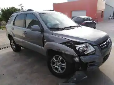 Veicolo di demolizione KIA SPORTAGE 2.0 CRDi dell'anno 2007 alimentato D4EA