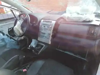 Veículo de Sucata toyota corolla verso (r1) 2.2 d-4d sol do ano 2008 alimentado 2adftv